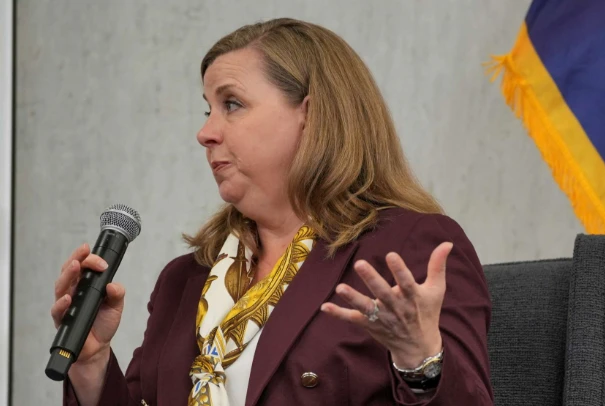 美联储鲍曼：银行系统需拥抱区块链 监管框架待革新